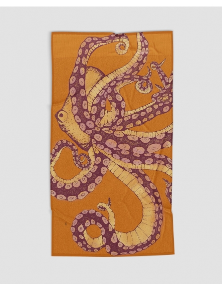 "OCTOPUS SUNSET" by Joana SantamansTOWEL